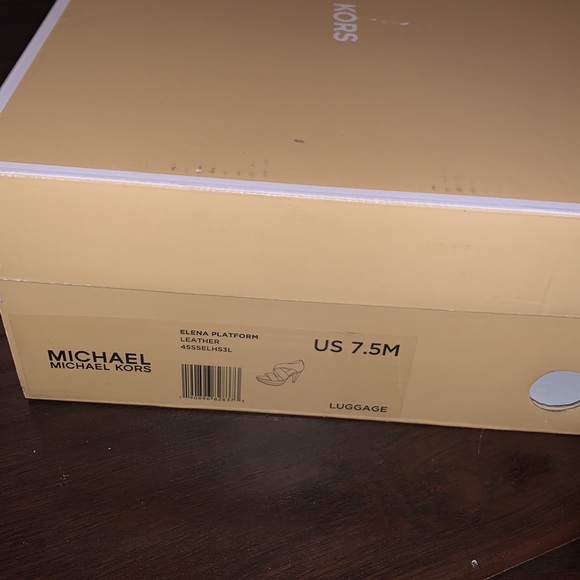 Michael Kors Brown heels brand new comes with box - Picture 4 of 4